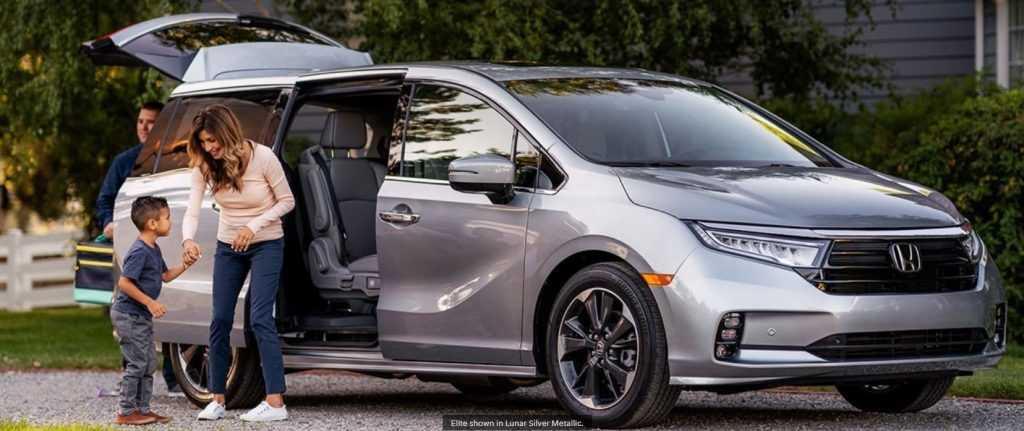 Top ô tô phù hợp với gia đình sử dụng xe lăn