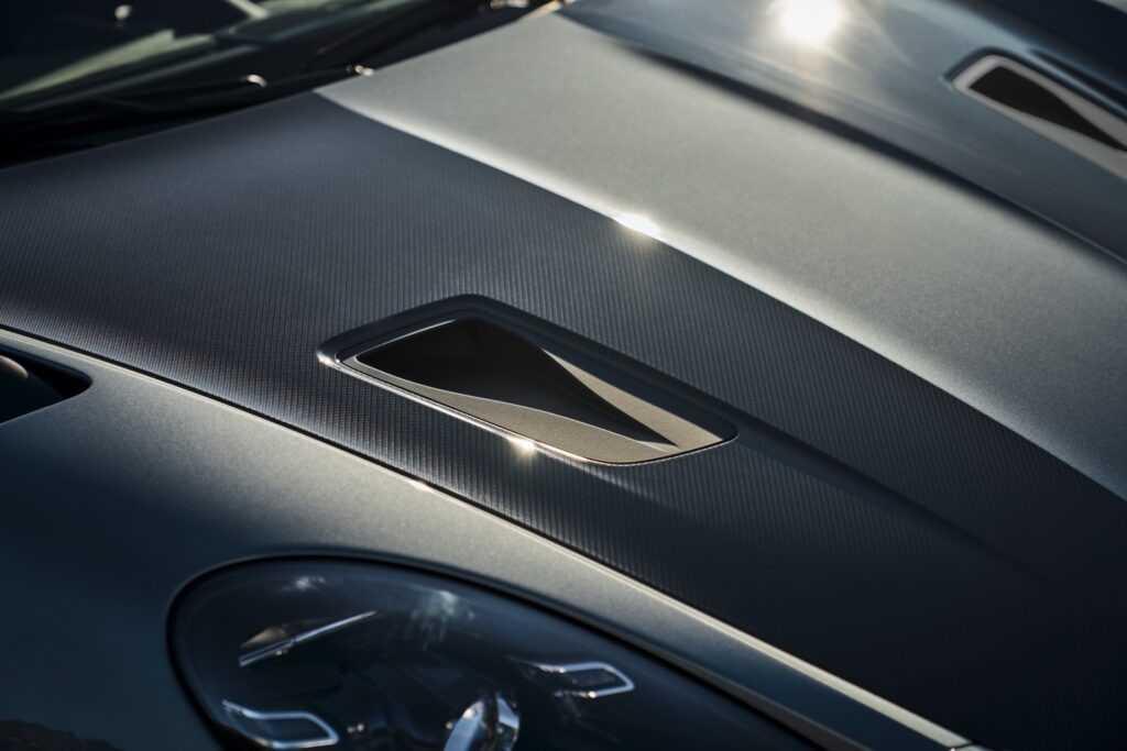 Porsche 718 Spyder RS 2024: Siêu xe mui trần dùng động cơ đốt trong 