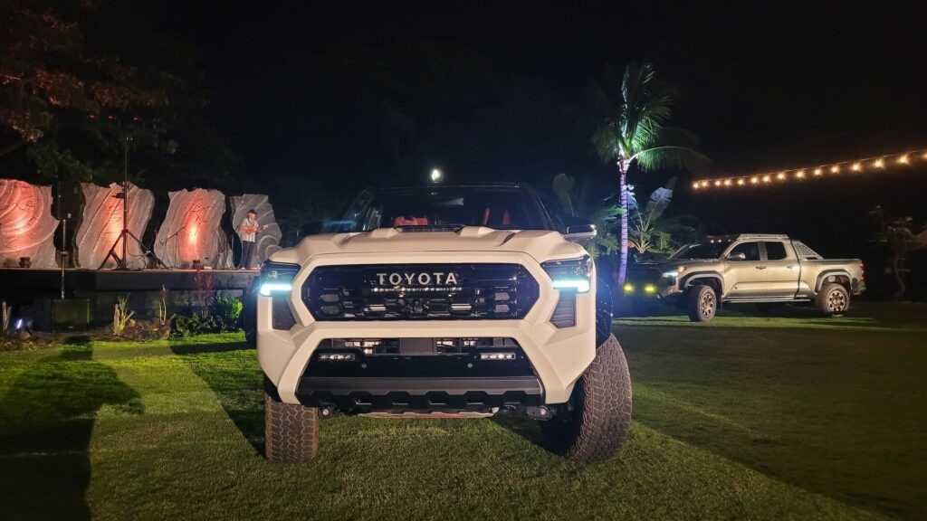 Toyota Tacoma Trailhunter 2024 và TRD Pro ra mắt với lốp 33-inch và sức mạnh hybrid 326 mã lực