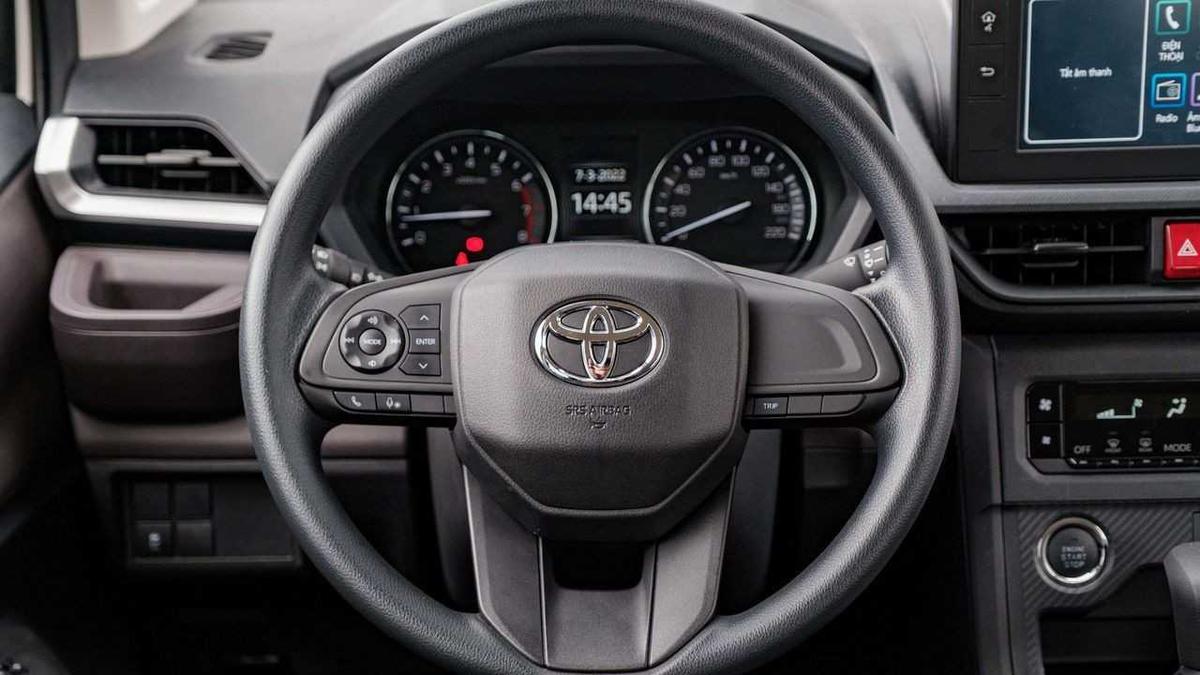 Giá xe Toyota Avanza Premio yyyy: Ưu đãi đặc biệt tháng 12/2025