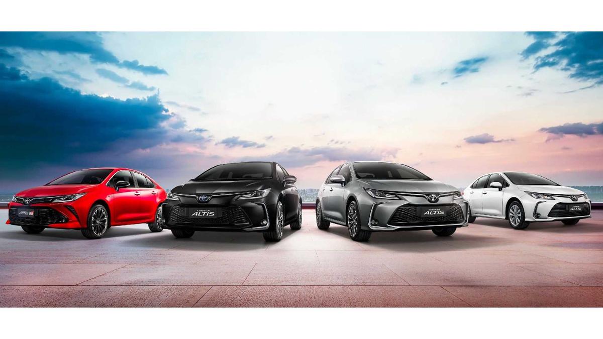 Giá xe Toyota Corolla Altis 2025: Ưu đãi đặc biệt tháng 12/2025