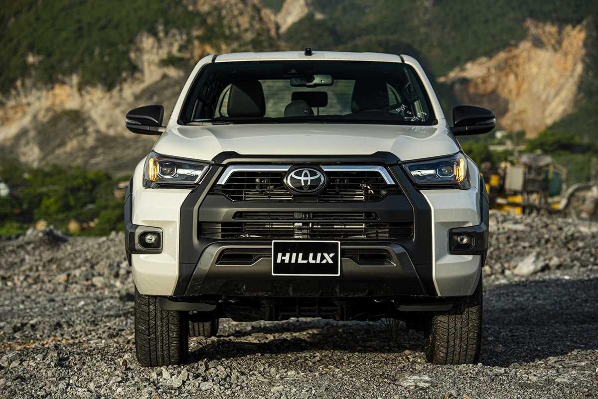 Giá xe Toyota Hilux 2025: Ưu đãi đặc biệt tháng 12/2025