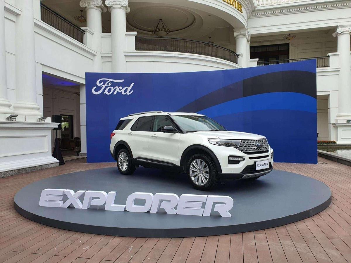 gia-xe-ford-explorer-uu-dai-moi-nhat
