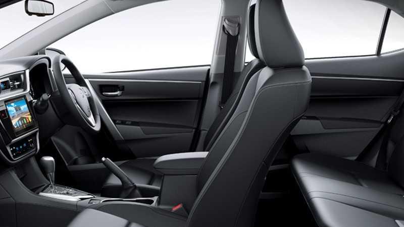 Giá xe Toyota Corolla Altis 2025: Ưu đãi đặc biệt tháng 12/2025