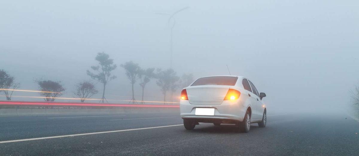 Thời tiết nhiều sương mù, đi xe làm sao cho đúng?