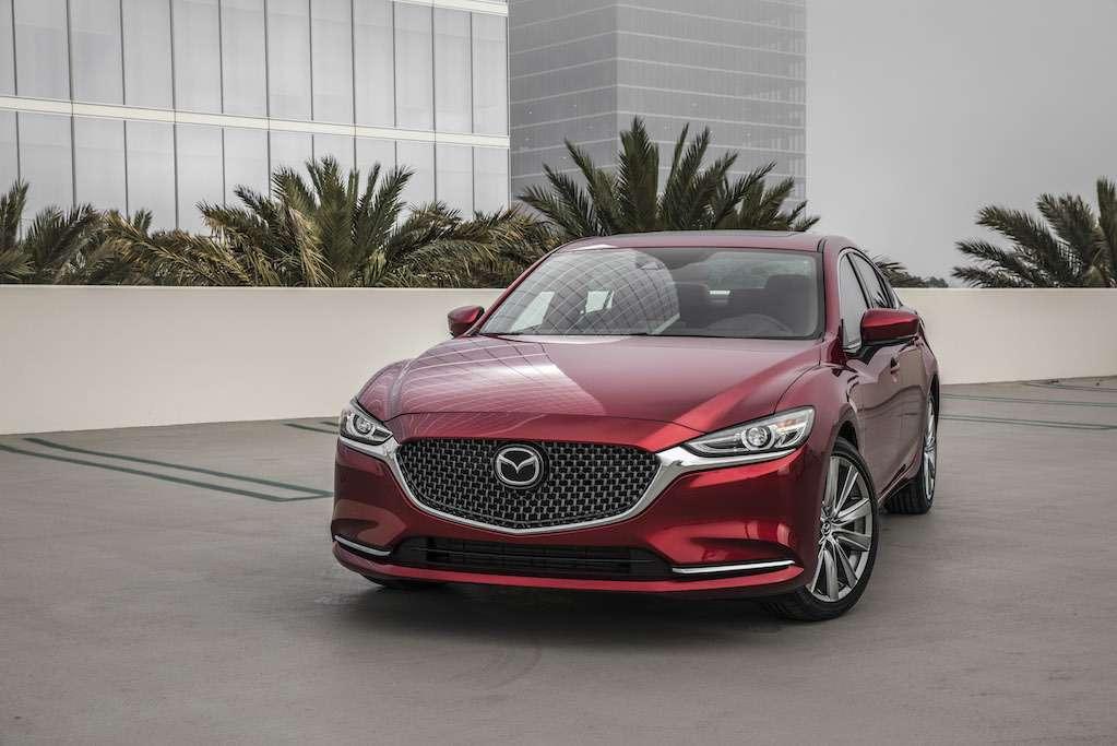 Giá xe Mazda6 2025: Ưu đãi đặc biệt tháng 12/2025