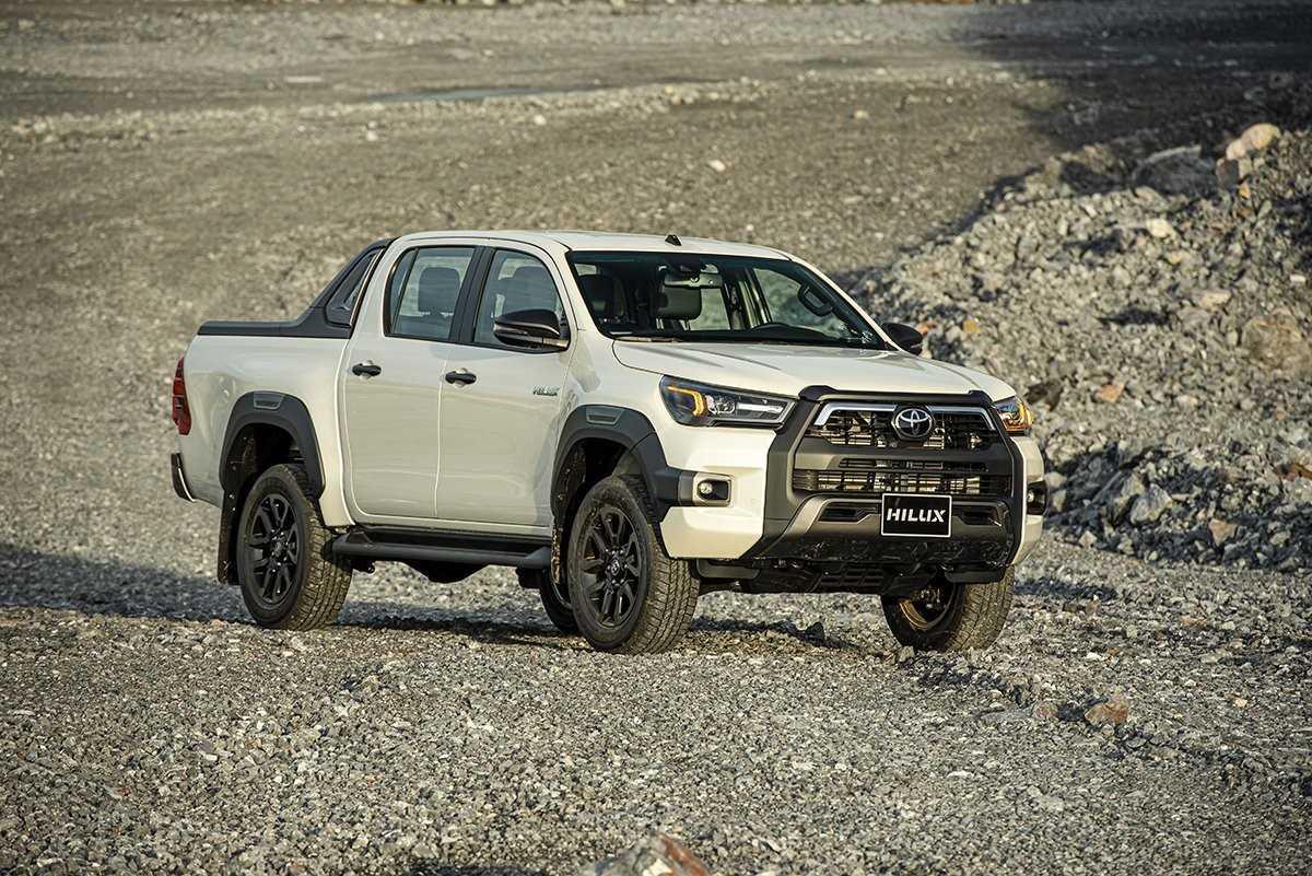 Giá xe Toyota Hilux 2025: Ưu đãi đặc biệt tháng 12/2025
