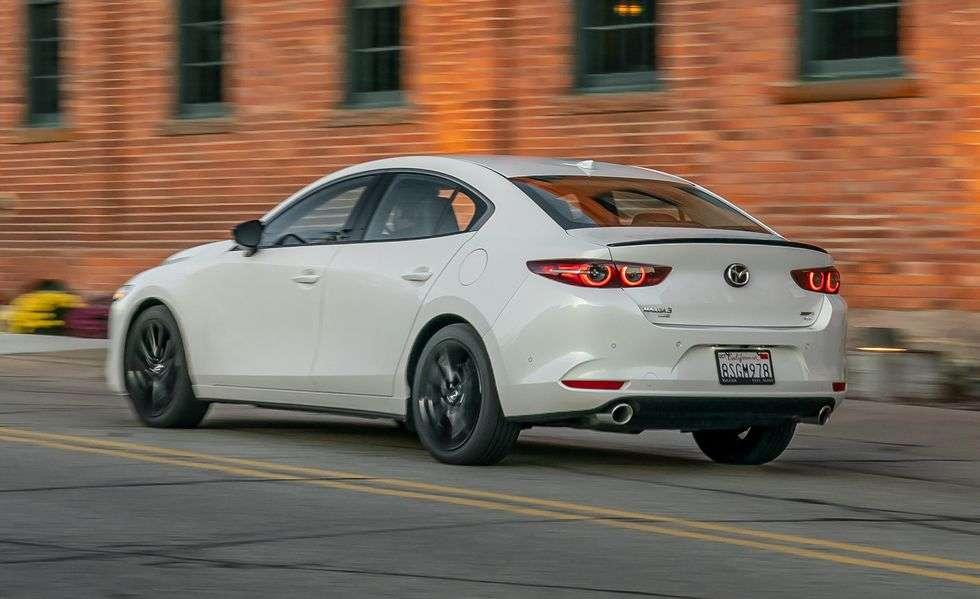 Giá xe Mazda3 2025: Ưu đãi đặc biệt tháng 12/2025