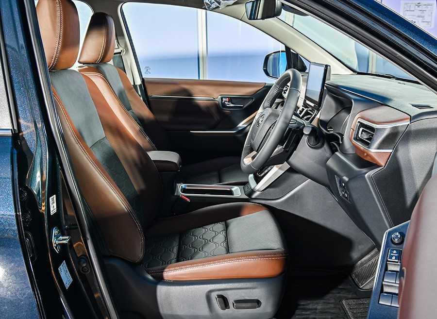 Bảng giá xe Toyota Innova: Ưu đãi đặc biệt tháng 12/2025