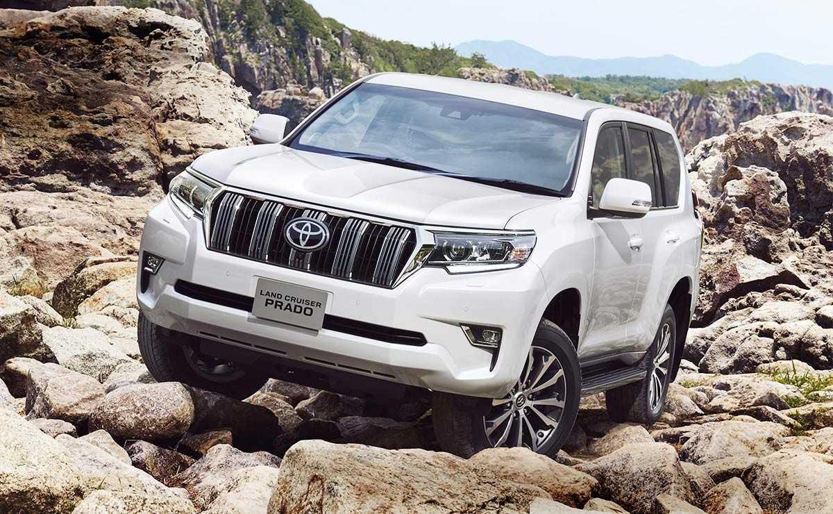 Ưu đãi đặc biệt: Bảng giá xe Toyota Land Cruiser Prado tháng 12/2025