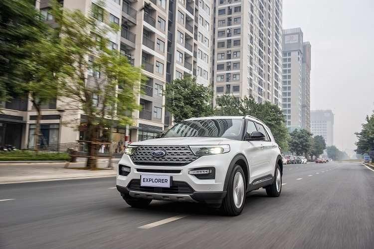 gia-xe-ford-explorer-uu-dai-moi-nhat