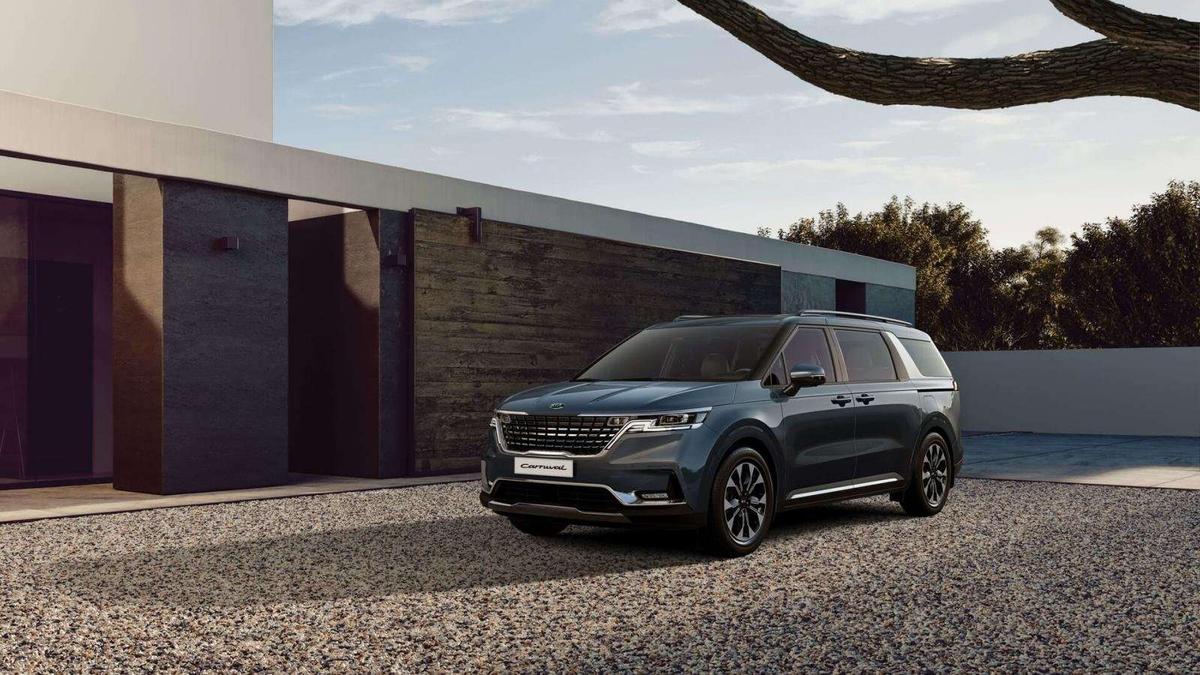 Giá xe KIA Carnival 2025: Ưu đãi đặc biệt tháng 12/2025