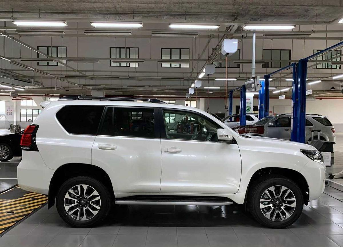 Ưu đãi đặc biệt: Bảng giá xe Toyota Land Cruiser Prado tháng 12/2025