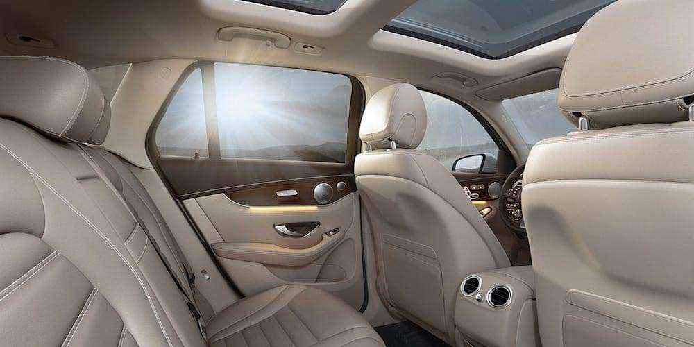 Giá xe Mercedes GLC Coupe 2025: Ưu đãi đặc biệt tháng 12/2025