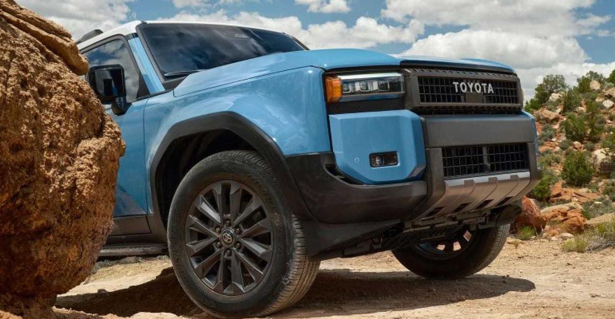 Ưu đãi đặc biệt: Bảng giá xe Toyota Land Cruiser tháng 12/2025