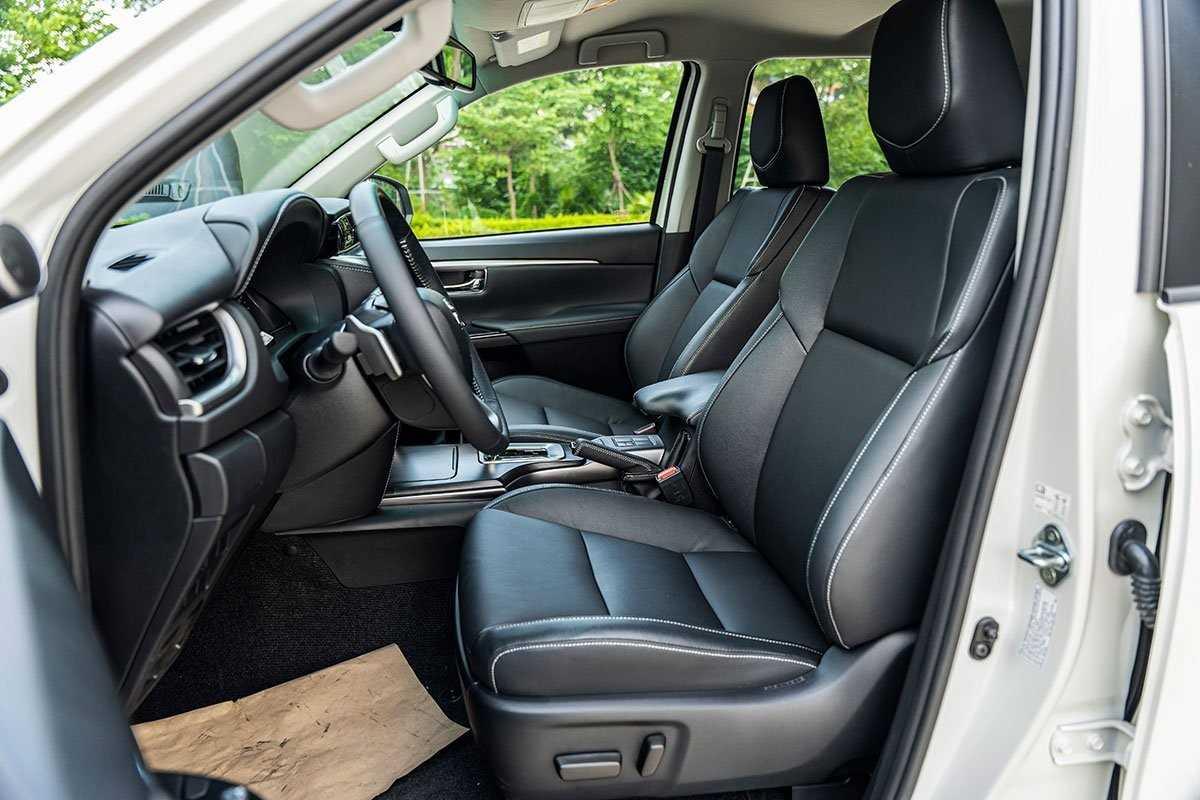 Giá xe Toyota Fortuner 2025: Ưu đãi đặc biệt tháng 12/2025