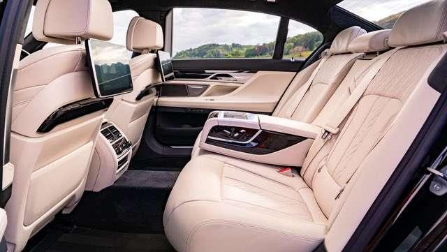 Giá xe BMW 7 Series 2025: Ưu đãi đặc biệt tháng 12/2025