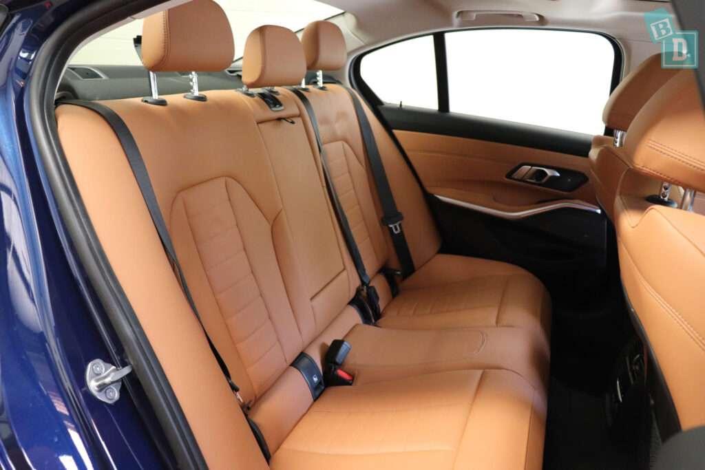 Giá xe BMW 3 Series 2025: Ưu đãi đặc biệt tháng 12/2025