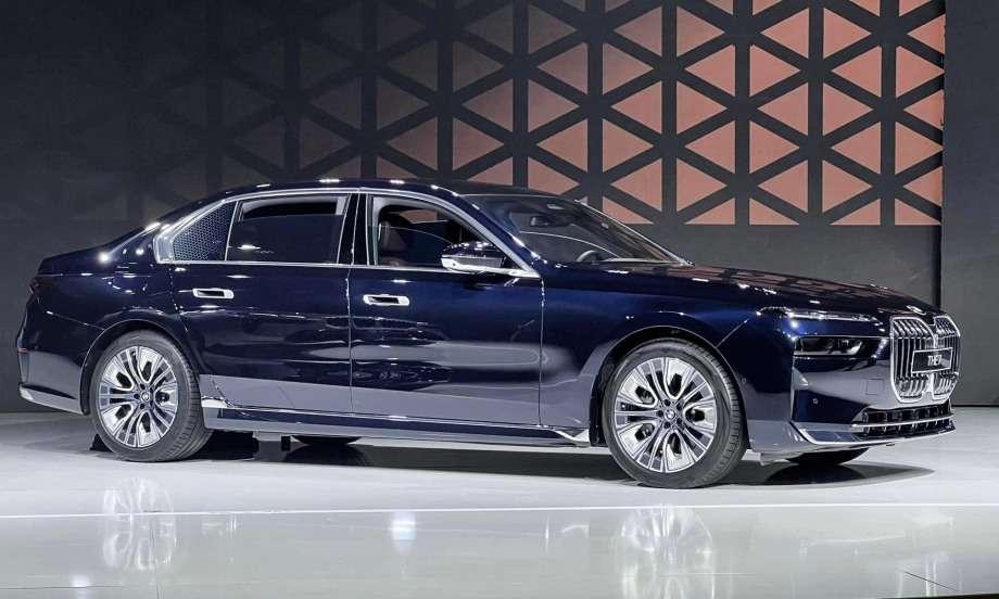 Giá xe BMW 7 Series 2025: Ưu đãi đặc biệt tháng 12/2025