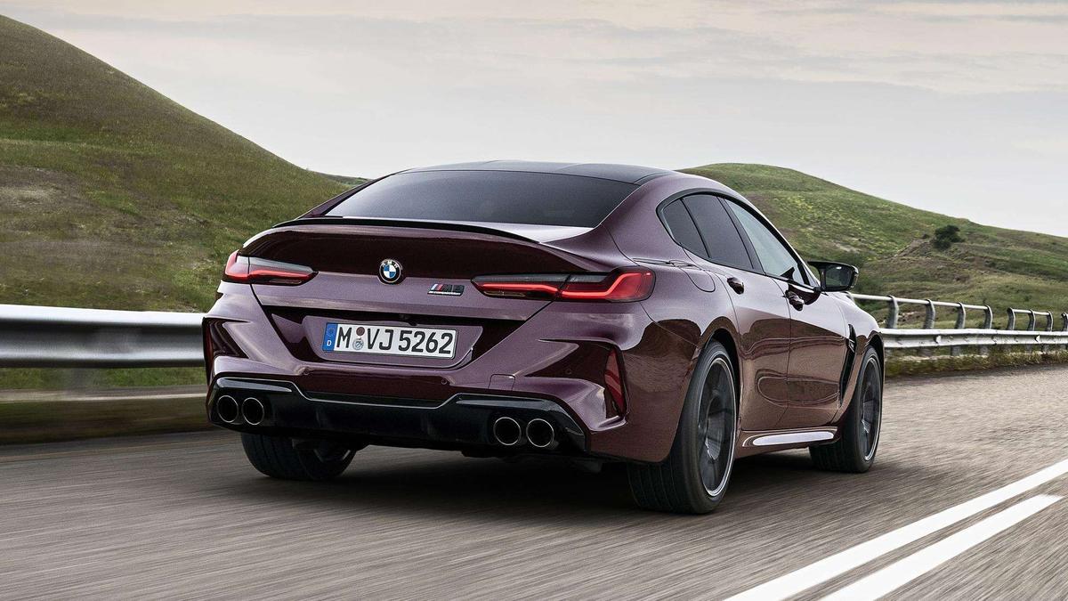 Giá xe BMW 8 Series Gran Coupe 2025: Ưu đãi đặc biệt tháng 12/2025