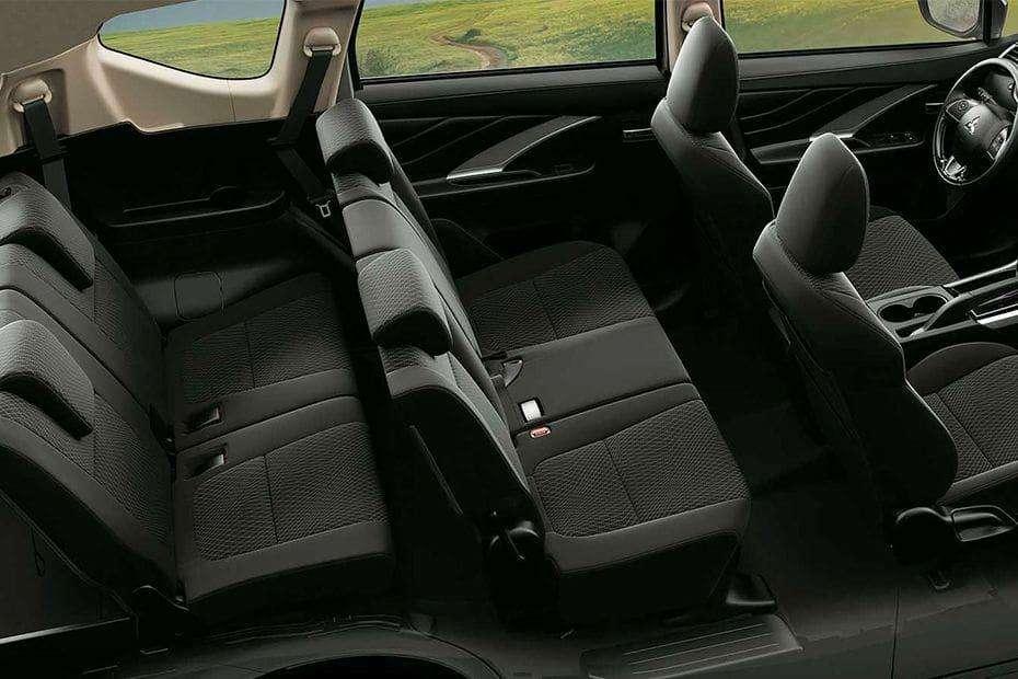 Giá xe Mitsubishi Xpander Cross 2025: Ưu đãi đặc biệt tháng 12/2025