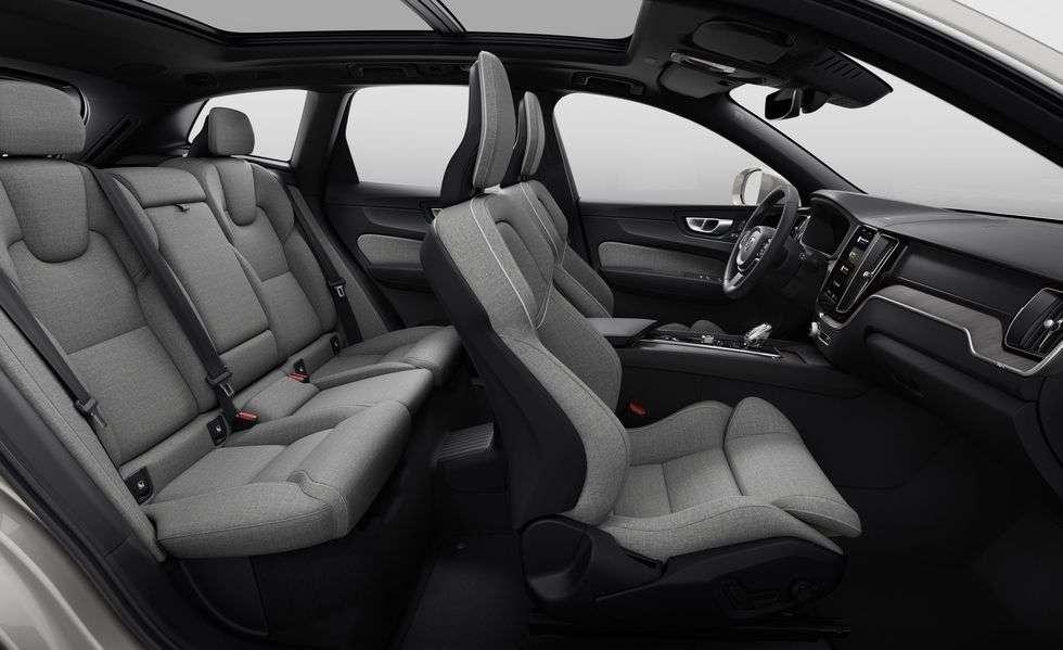 Giá xe Volvo XC60 2025: Ưu đãi đặc biệt tháng 12/2025