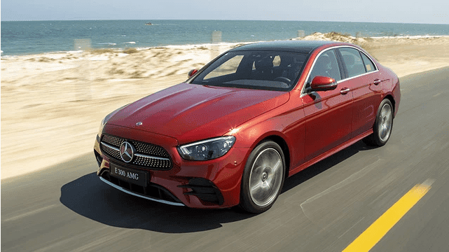 Giá xe Mercedes-Benz E300 AMG 2025: Ưu đãi đặc biệt tháng 12/2025