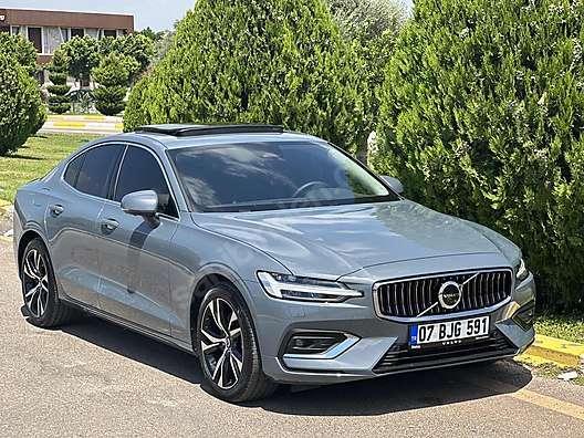Giá xe Volvo 2025: Ưu đãi đặc biệt tháng 12/2025