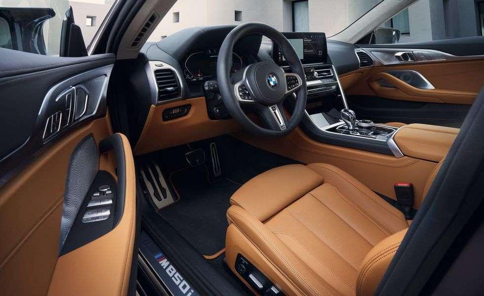 Giá xe BMW 8 Series Gran Coupe 2025: Ưu đãi đặc biệt tháng 12/2025