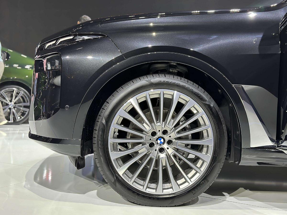 gia-xe-bmw-x7-cap-nhat-moi-nhat