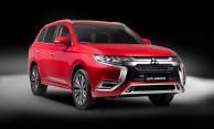 Giá xe Mitsubishi Outlander 2025: Ưu đãi đặc biệt tháng 12/2025