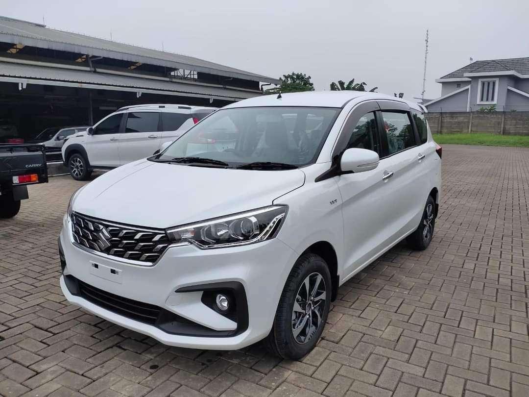 gia-xe-suzuki-ertiga-hybrid-cap-nhat-moi-nhat