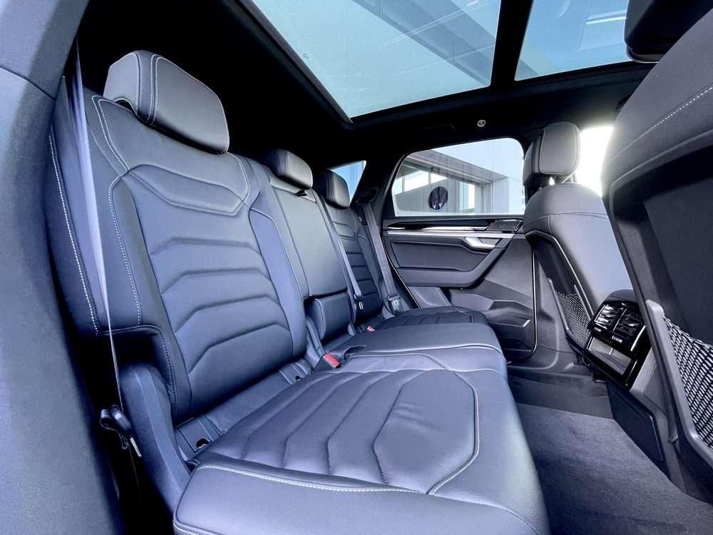 Giá xe Volkswagen Touareg 2025: Ưu đãi đặc biệt tháng 12/2025