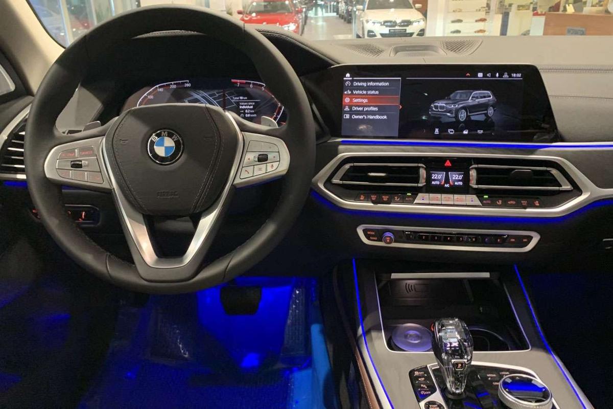 gia-xe-bmw-x7-cap-nhat-moi-nhat