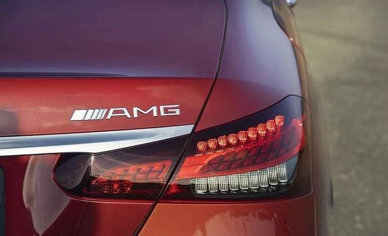 gia-xe-mercedes-benz-e-class-cap-nhat-moi-nhat