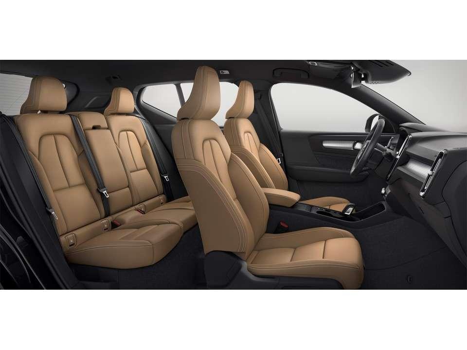 Giá xe Volvo XC40 2025: Ưu đãi đặc biệt tháng 12/2025