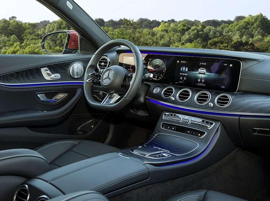 gia-xe-mercedes-benz-e300-amg-cap-nhat-moi-nhat