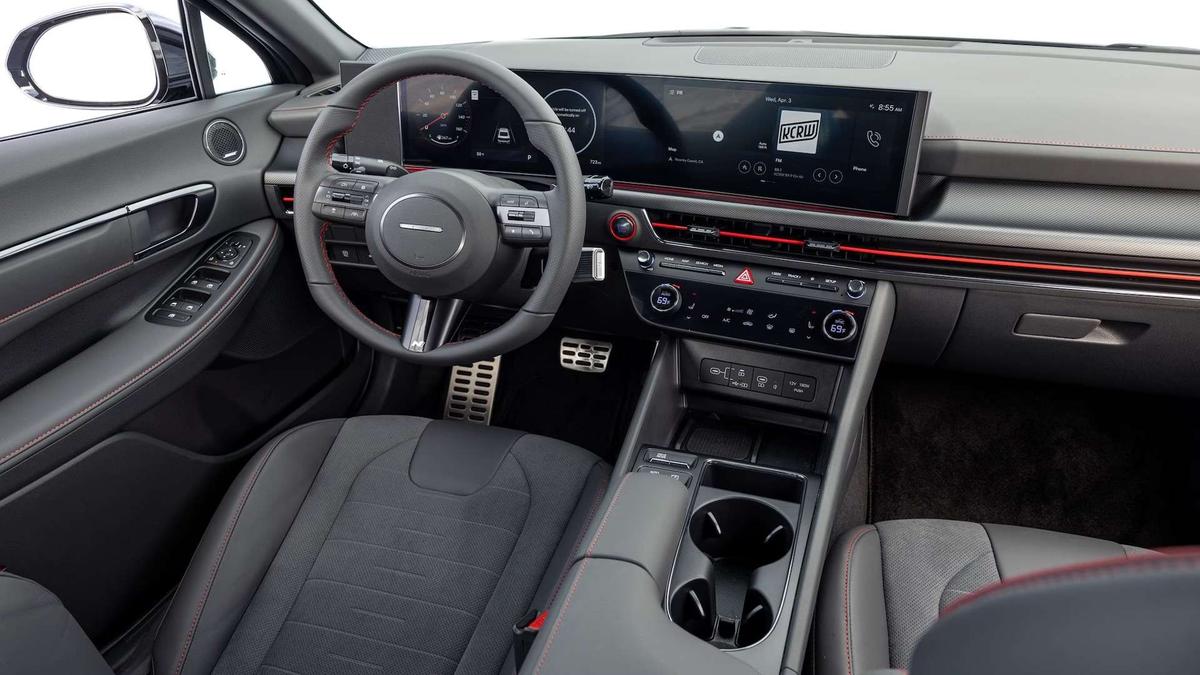 hyundai-sonata-2025-bo-sung-phien-ban-moi-gia-khoi-diem-tu-26650-usd