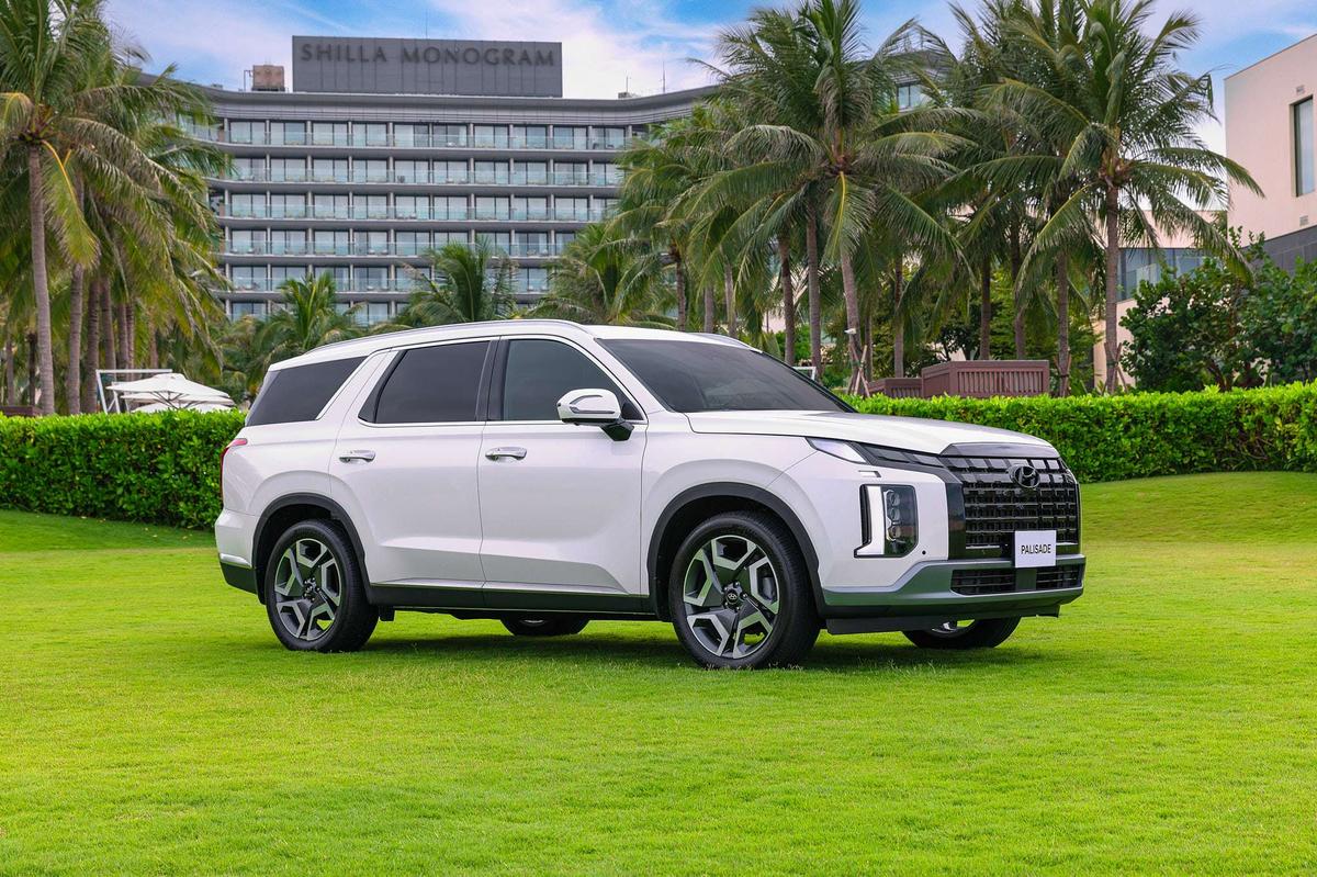 ford-explorer-va-hyundai-palisade-khac-biet-nhu-the-nao-khi-cung-phan-khuc