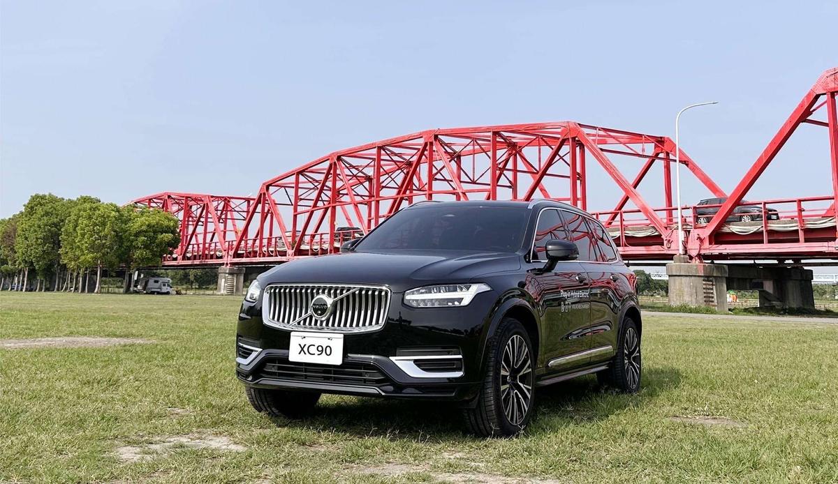 volvo-tu-bo-ke-hoach-san-xuat-xe-dien-ev-vao-nam-2030-va-chuyen-sang-hybrid