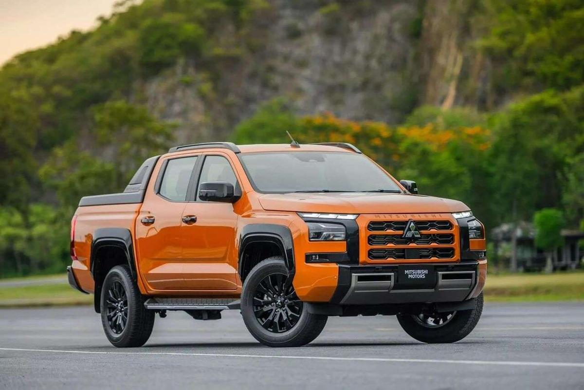 Mitsubishi Triton 2024 Mở Rộng Dòng Sản Phẩm Với Bản 2 Cầu