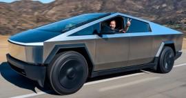 Tesla Cybertruck Chiếc Bán Tải Điện Đầu Tiên Cập Bến Thị Trường Việt Nam