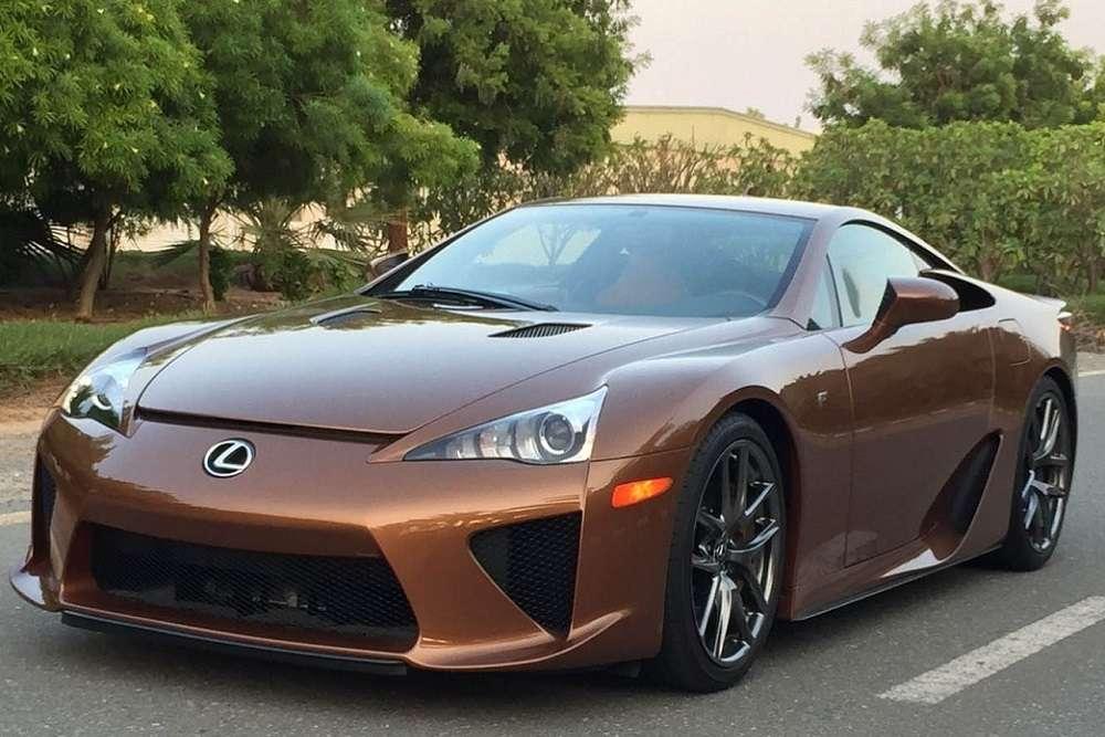 tuoi-dan-mua-xe-mau-gi