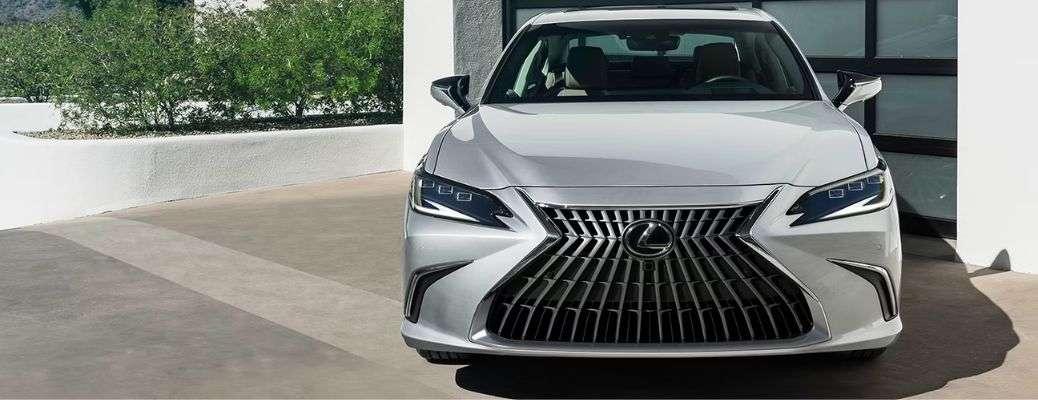 lexus-es-2025-lo-dien-voi-noi-that-lot-xac-ngoan-muc-va-trang-bi-dong-co-dang-chu-y