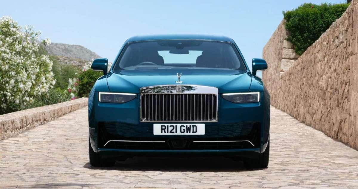 rolls-royce-ghost-mau-xe-re-nhat-cua-thuong-hieu-cao-cap-duoc-nang-cap