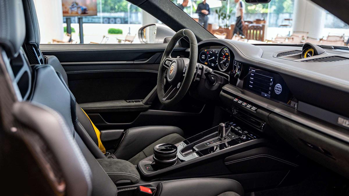 phien-ban-cuoi-cung-cua-porsche-911-dakar-dinh-cao-cua-su-dac-biet