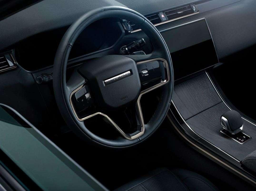 range-rover-velar-2025-chao-san-hybrid-cam-sac-398-ma-luc-gia-tu-37-ti-dong