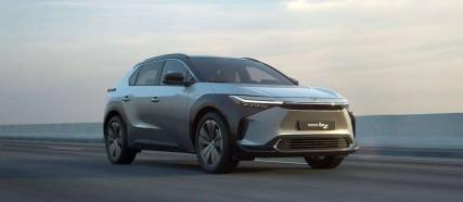 Toyota Giảm Giá Xe Điện bZ4X Cho Năm 2025, Bổ Sung Thêm Trang Bị