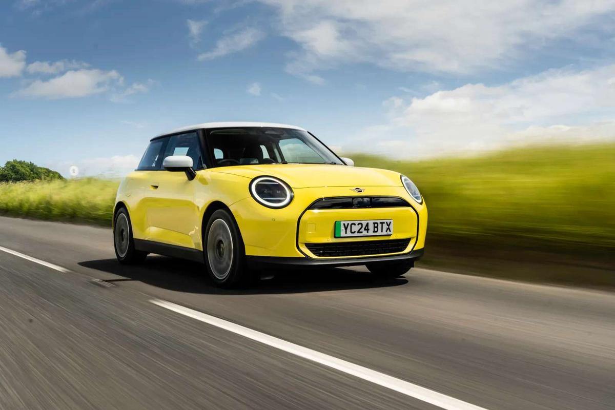 mini-2025-cooper-manh-me-hon-z-ma-luc-countryman-noi-rong-khong-gian-hanh-ly