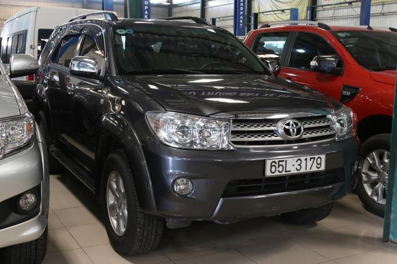 Toyota Fortuner 2010 bản 2.5G nên mua với giá bao nhiêu?